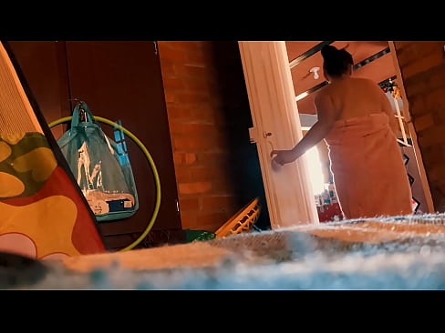 ❤️ Менин акем душка кирип ээрчийт, мен душка түшсөм, ал мени эркелетет. ️❌ Анальный видео ky.superpornpics.ru ﹏